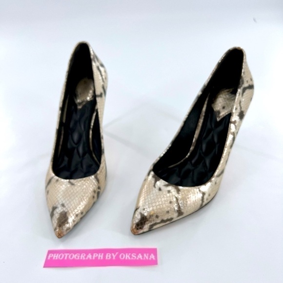 B Brian Atwood Malika Pointed-Toe Snake Print Pump size 8.5 - Picture 4 of 17